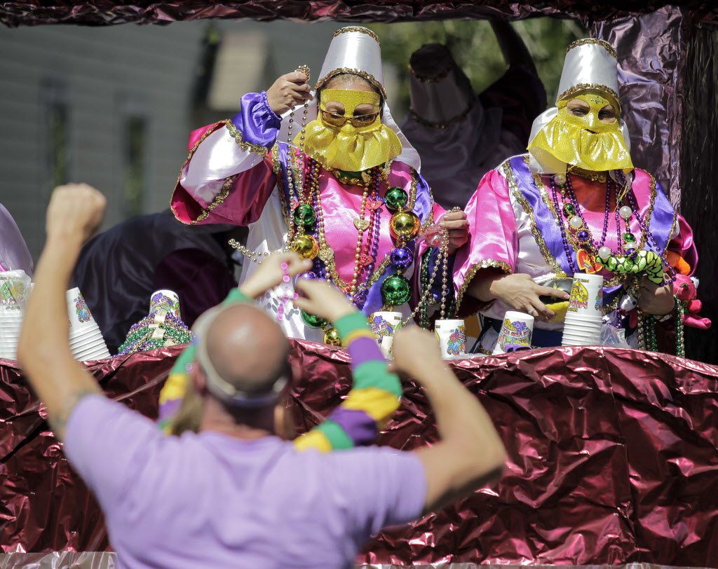 Krewe of Mid-City 2017 rolls in New Orleans: See Mardi Gras parade photos